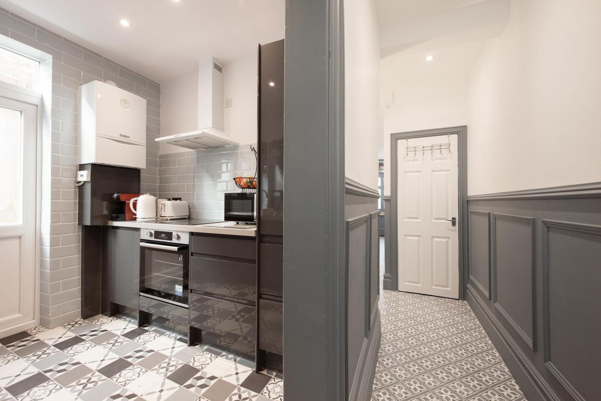 Victorian 2Br Apartment, King Beds, Fast Wifi, Near Shops, Cafes & Transport, E17 Лондон Экстерьер фото