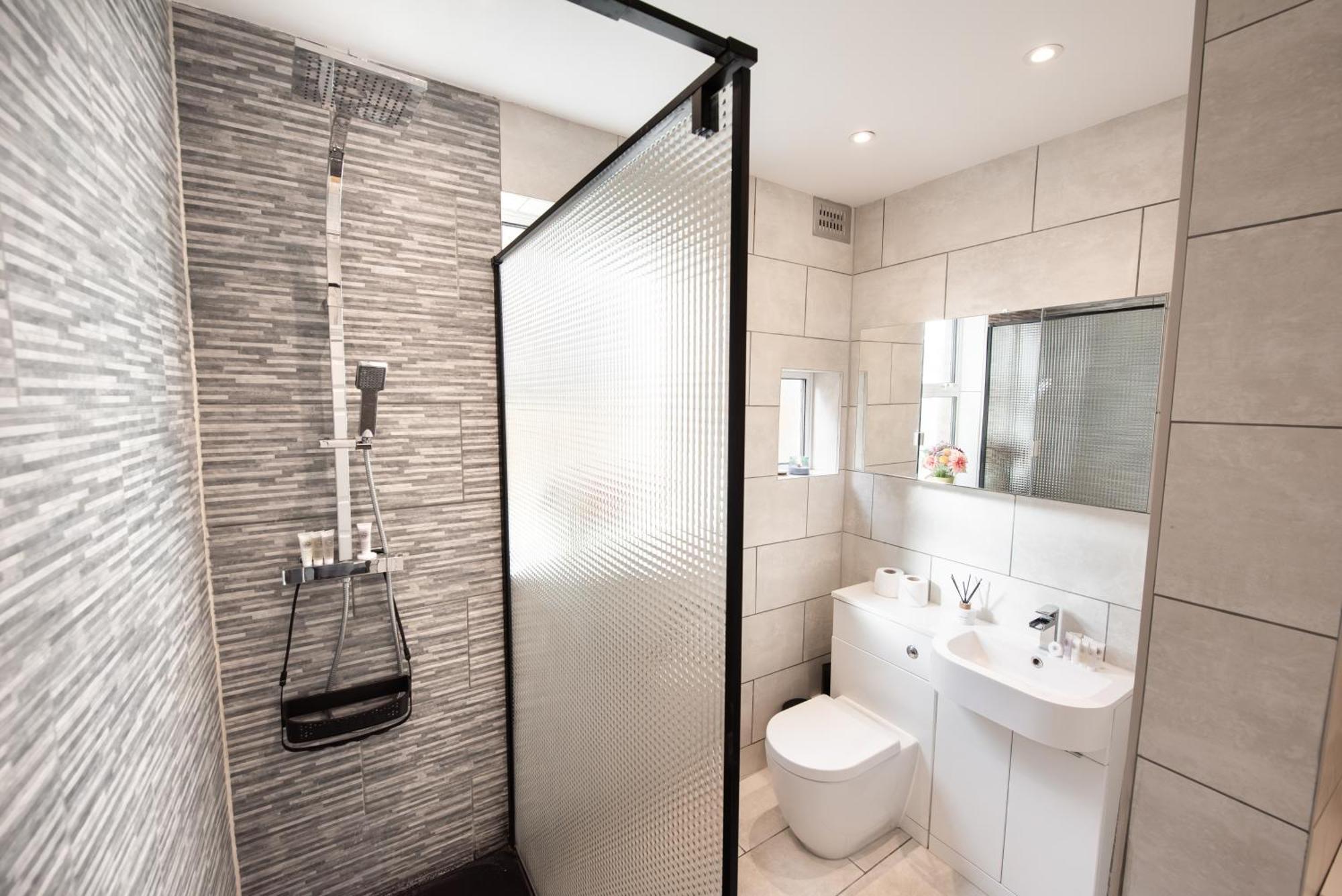 Victorian 2Br Apartment, King Beds, Fast Wifi, Near Shops, Cafes & Transport, E17 Лондон Экстерьер фото